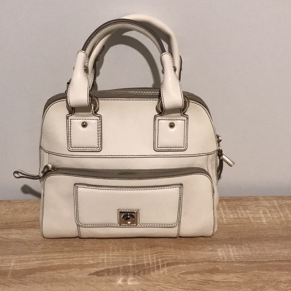 Banana Republic off white leather purse. NWT. Has flaws.